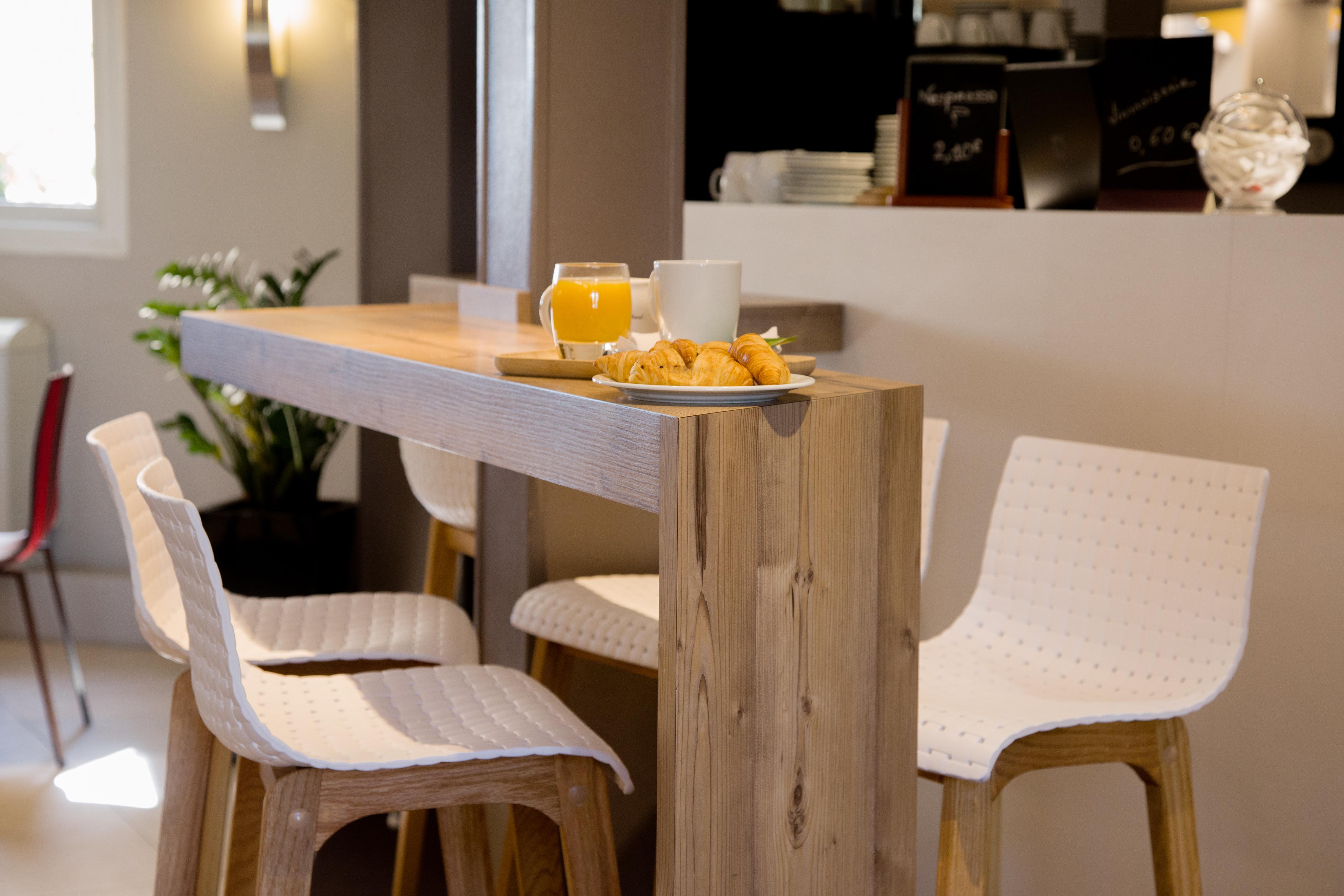 Kyriad Montpellier Est - Lunel Люнель Экстерьер фото