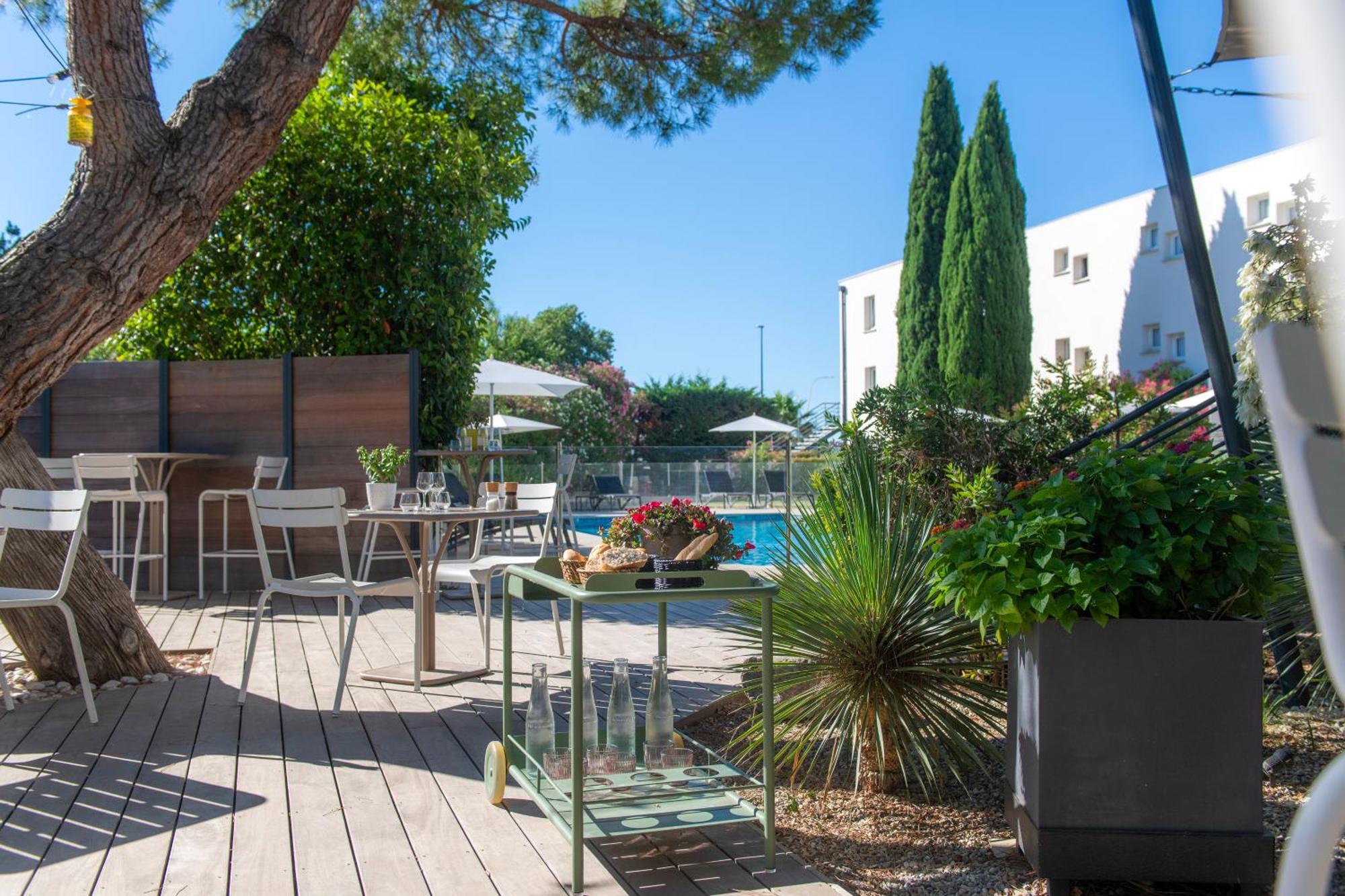 Kyriad Montpellier Est - Lunel Люнель Экстерьер фото