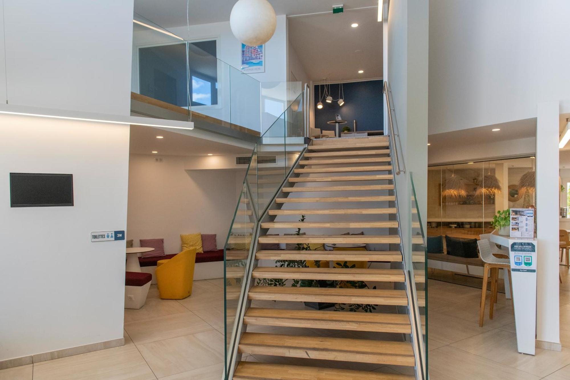 Kyriad Montpellier Est - Lunel Люнель Экстерьер фото