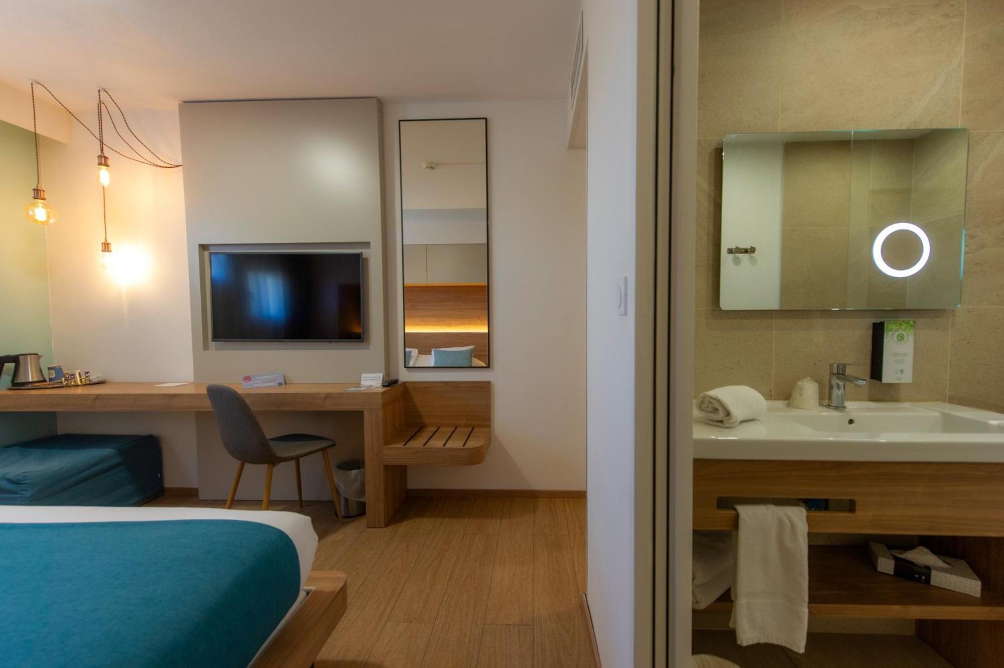 Kyriad Montpellier Est - Lunel Люнель Экстерьер фото