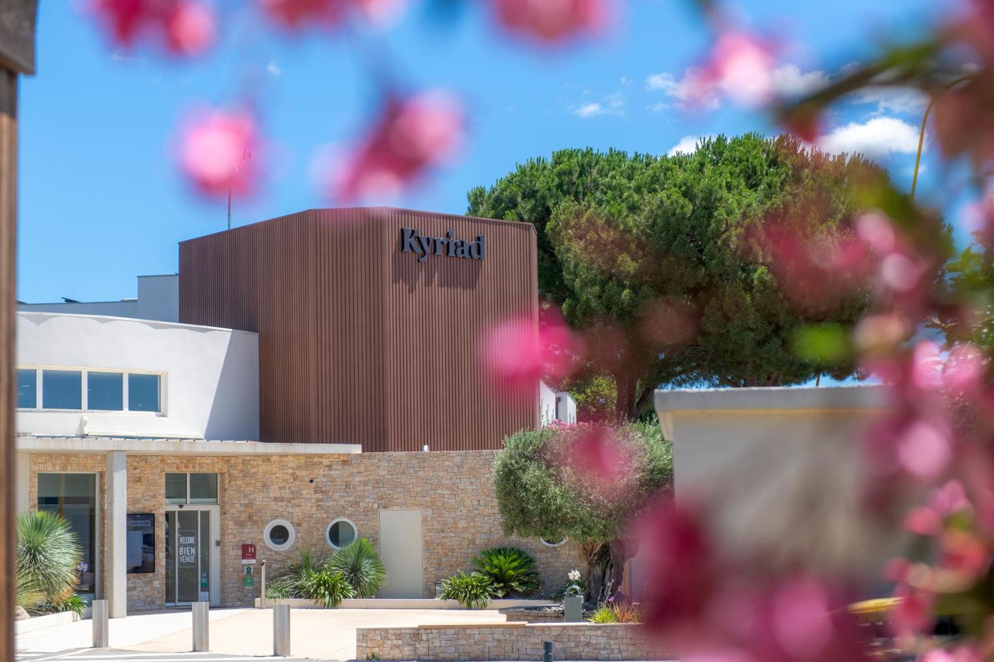 Kyriad Montpellier Est - Lunel Люнель Экстерьер фото